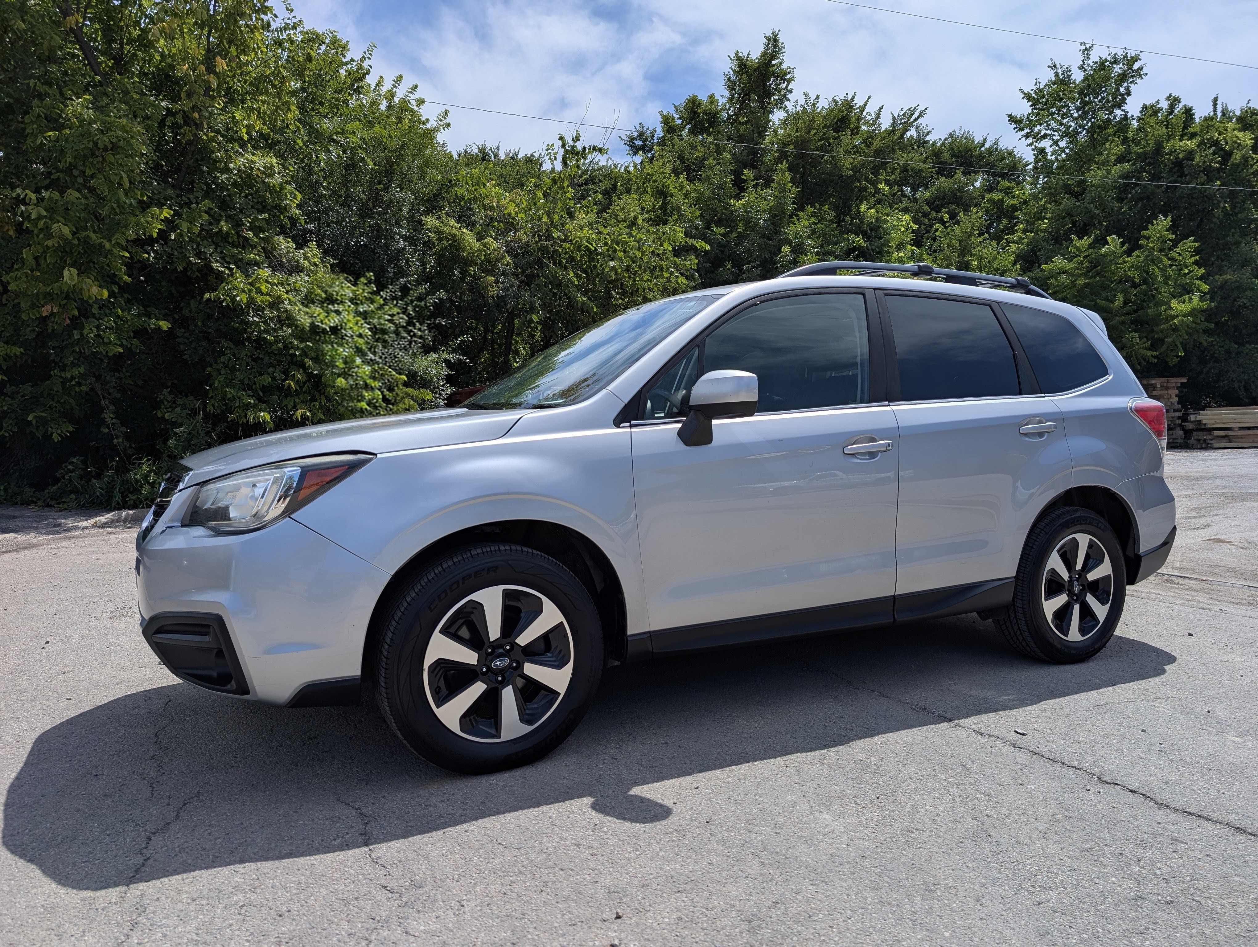 2018 Subaru Forester 2.5I Limited Silver — view 2