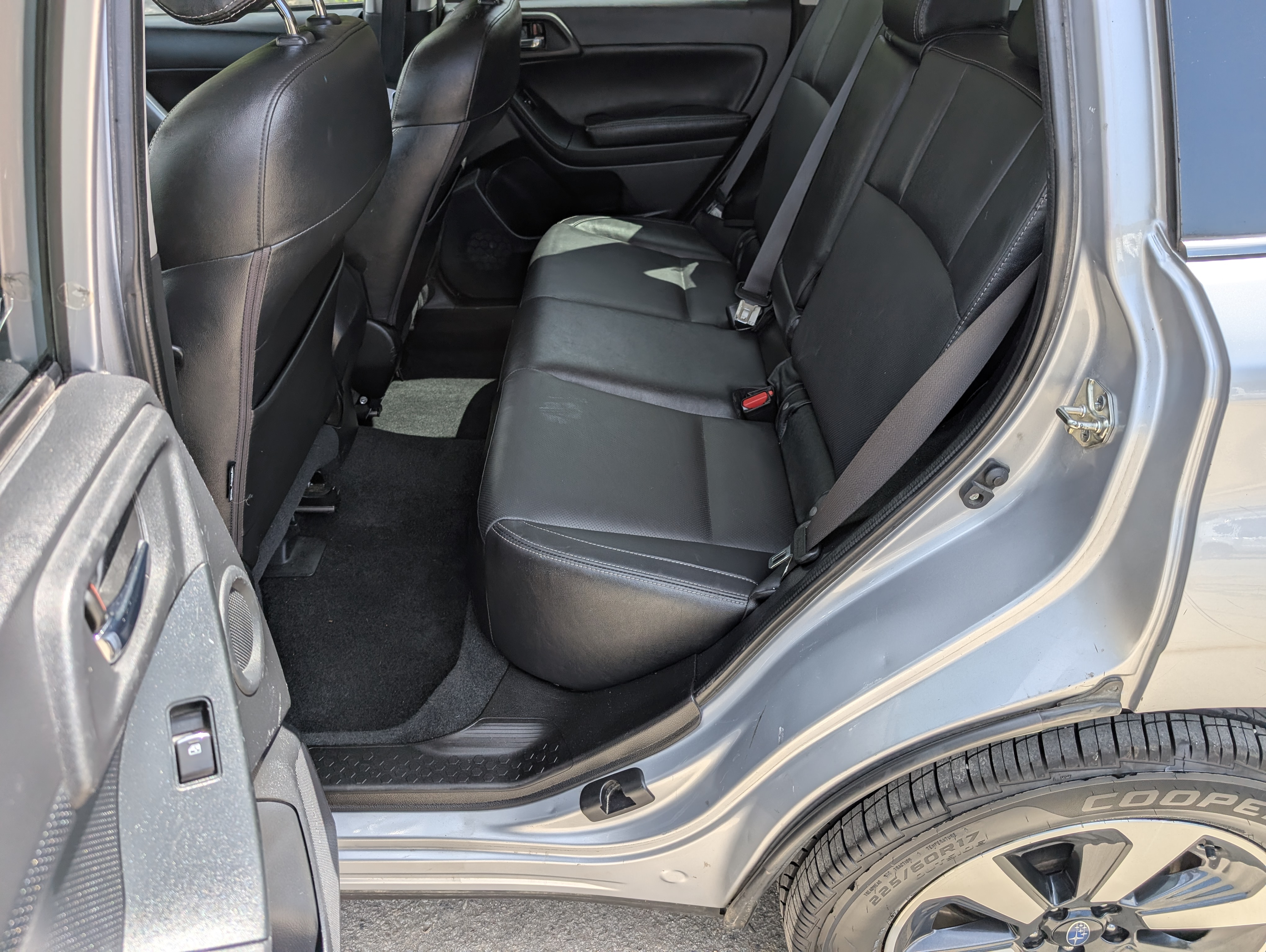2018 Subaru Forester 2.5I Limited Silver — view 23