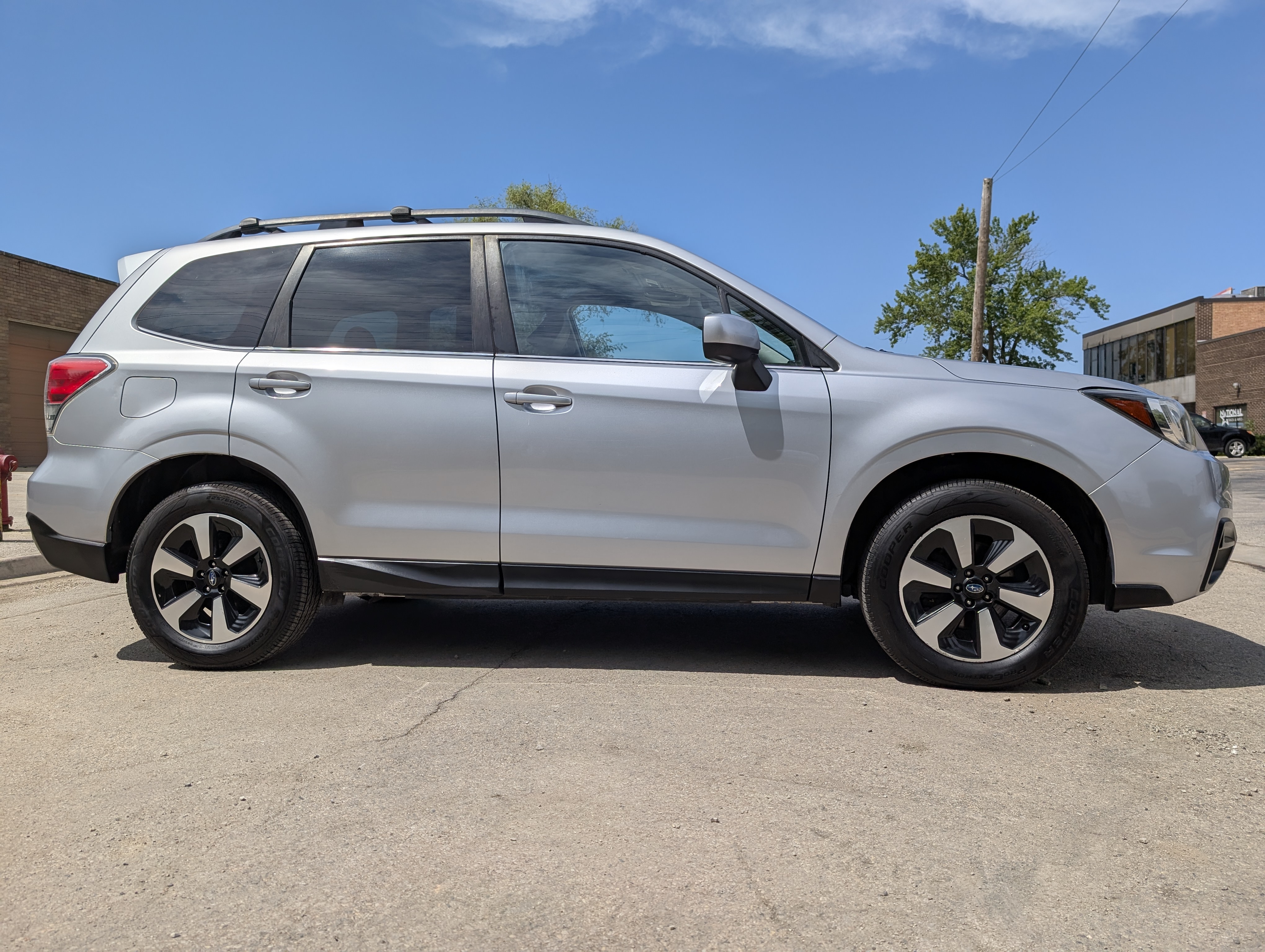 2018 Subaru Forester 2.5I Limited Silver — view 8