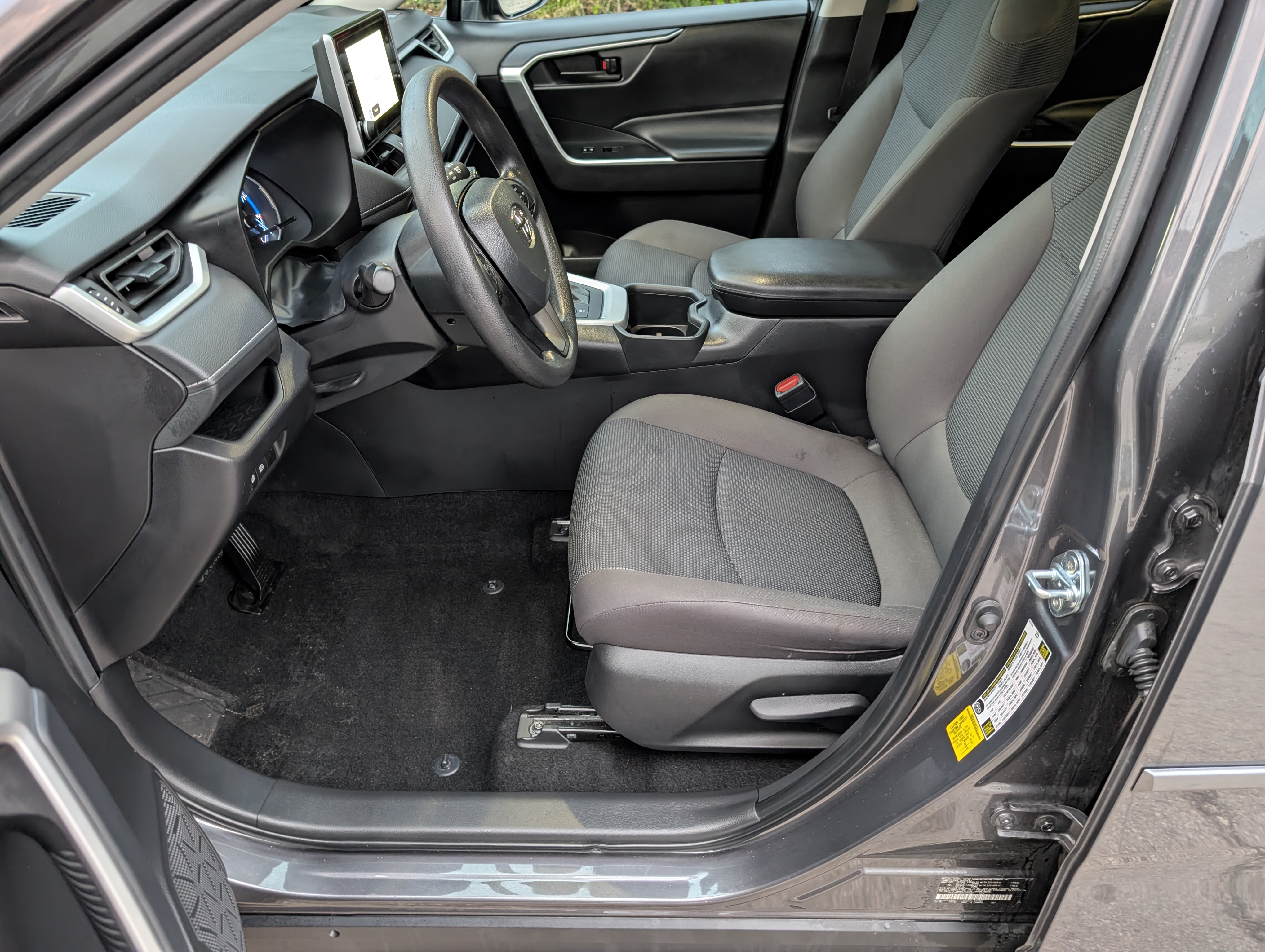 2024 Toyota RAV4 Hybrid LE Gray — view 15