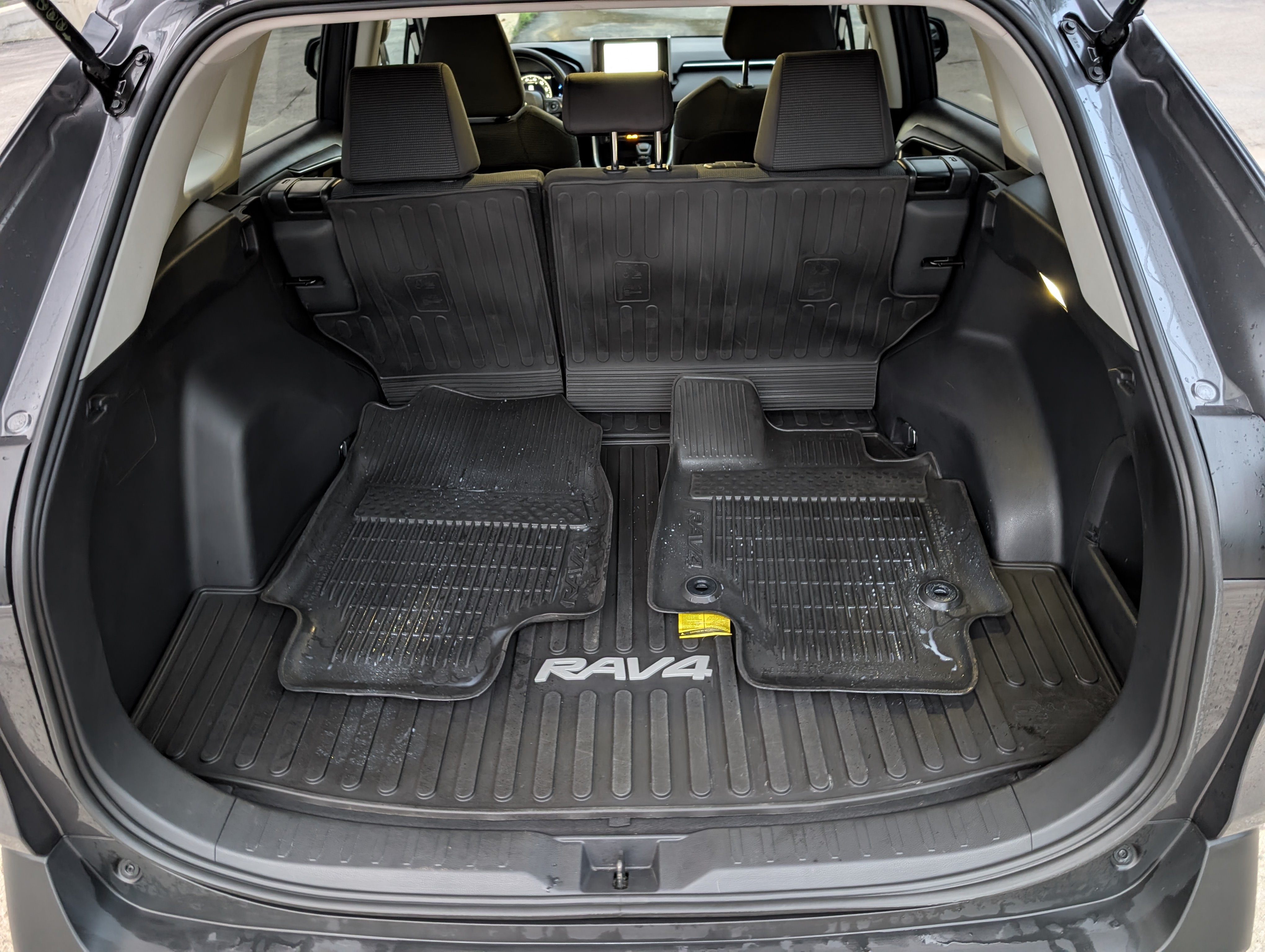 2024 Toyota RAV4 Hybrid LE Gray — view 21