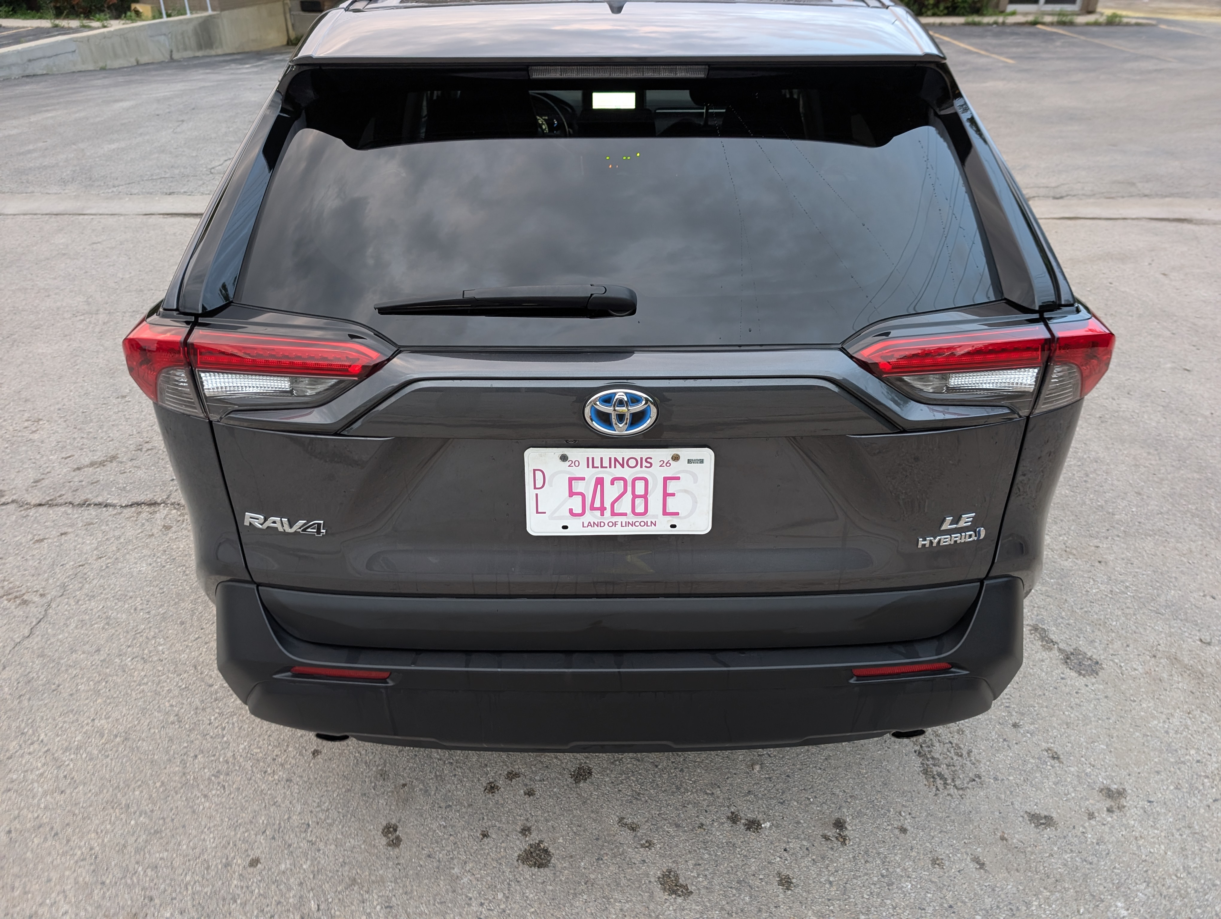 2024 Toyota RAV4 Hybrid LE Gray — view 5