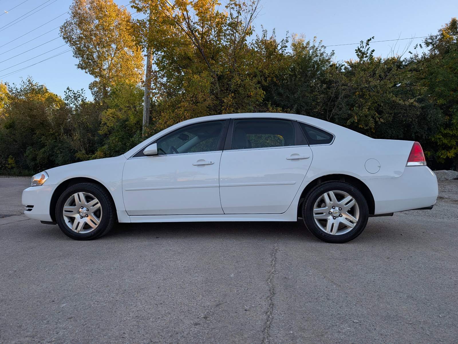 2016 Chevrolet Impala Limited LT White — view 6