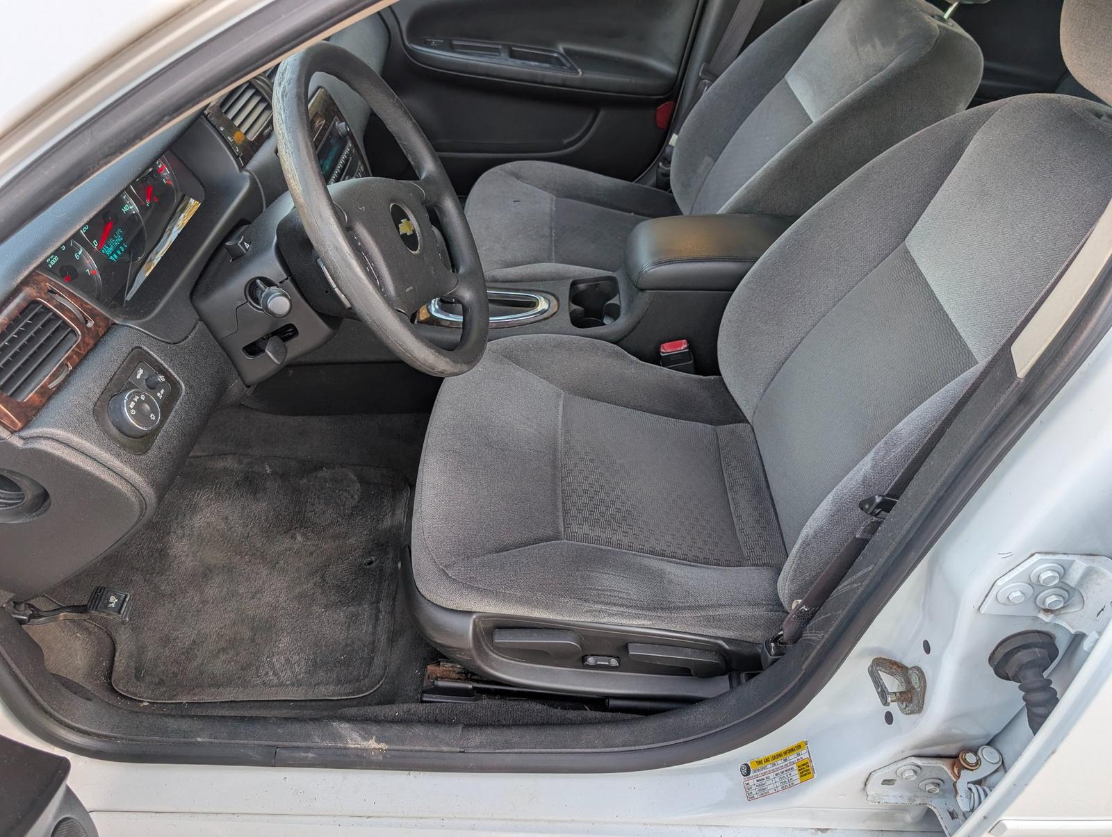 2016 Chevrolet Impala Limited LT White — view 14