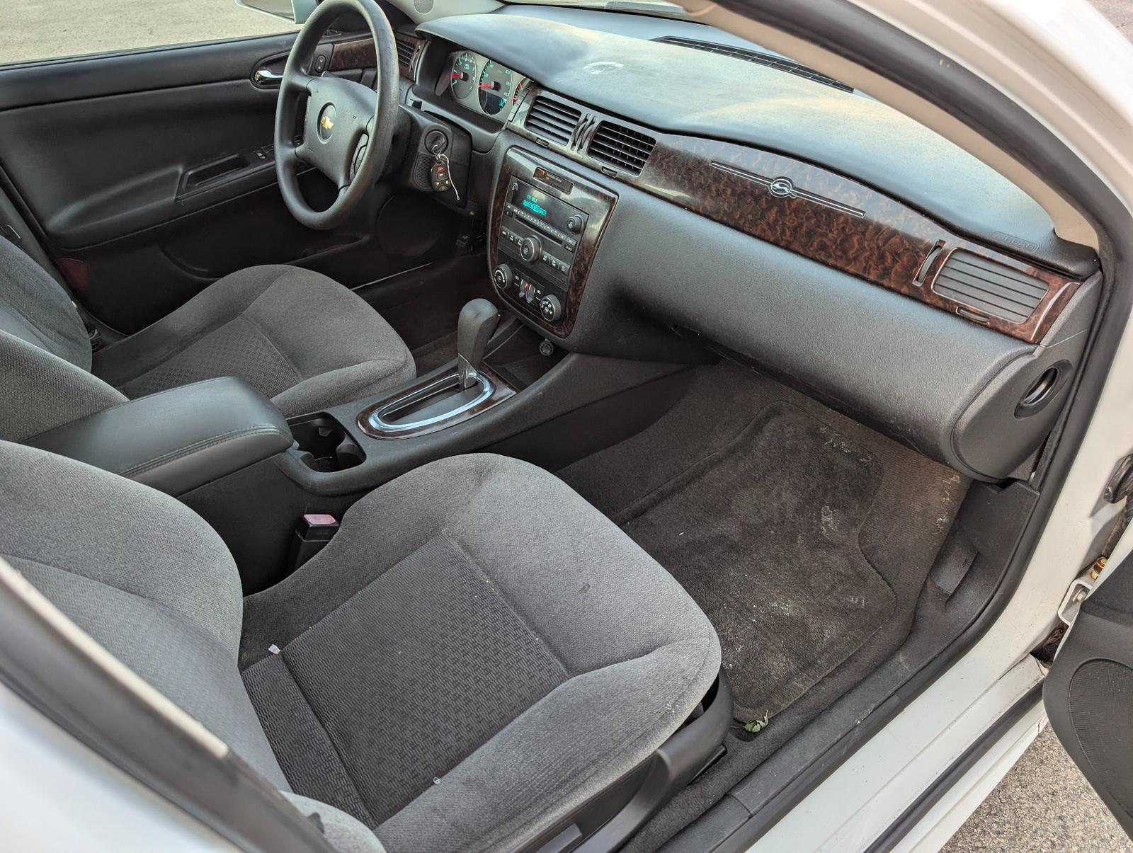 2016 Chevrolet Impala Limited LT White — view 13