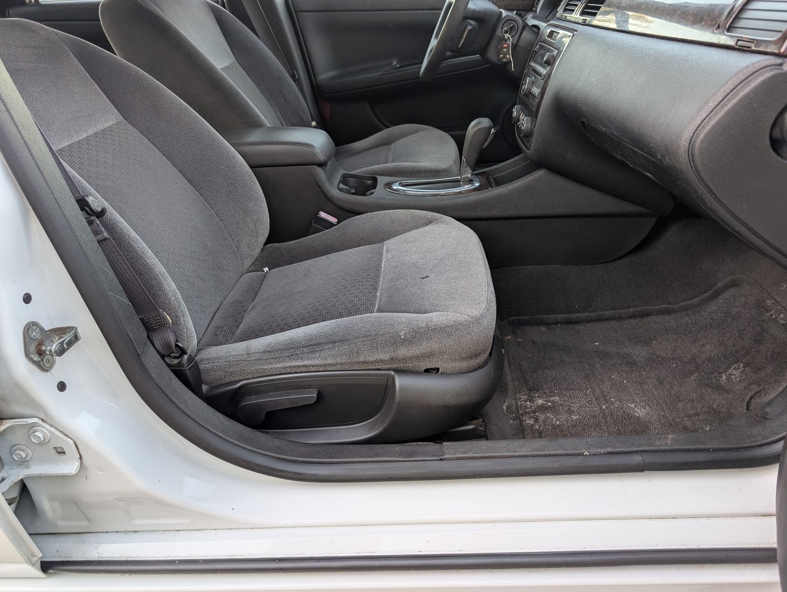 2016 Chevrolet Impala Limited LT White — view 15