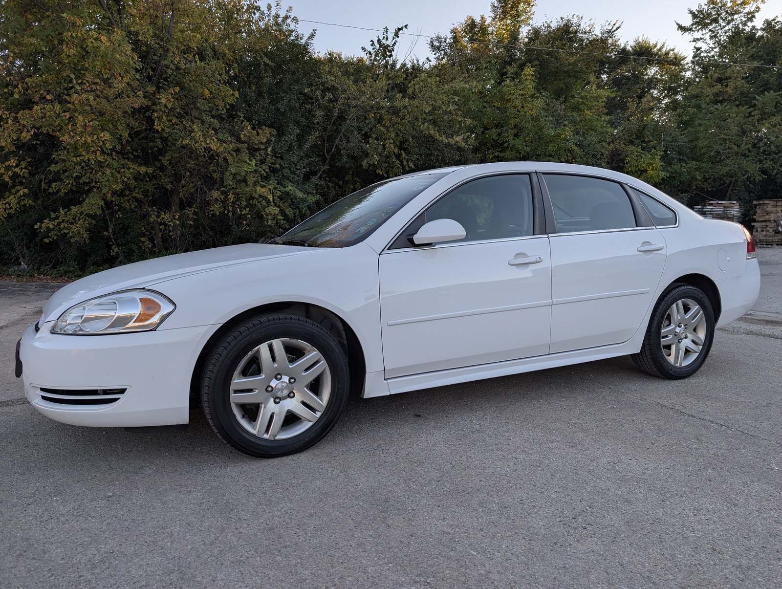 2016 Chevrolet Impala Limited LT White — view 5