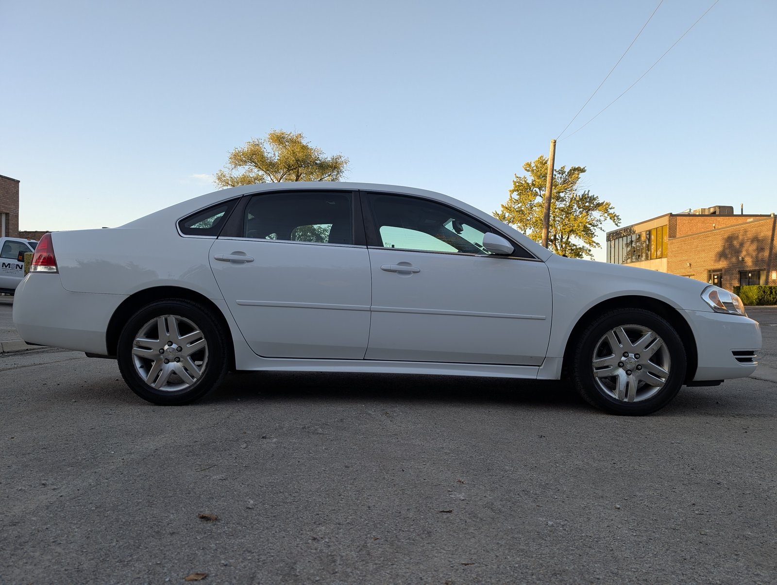 2016 Chevrolet Impala Limited LT White — view 10