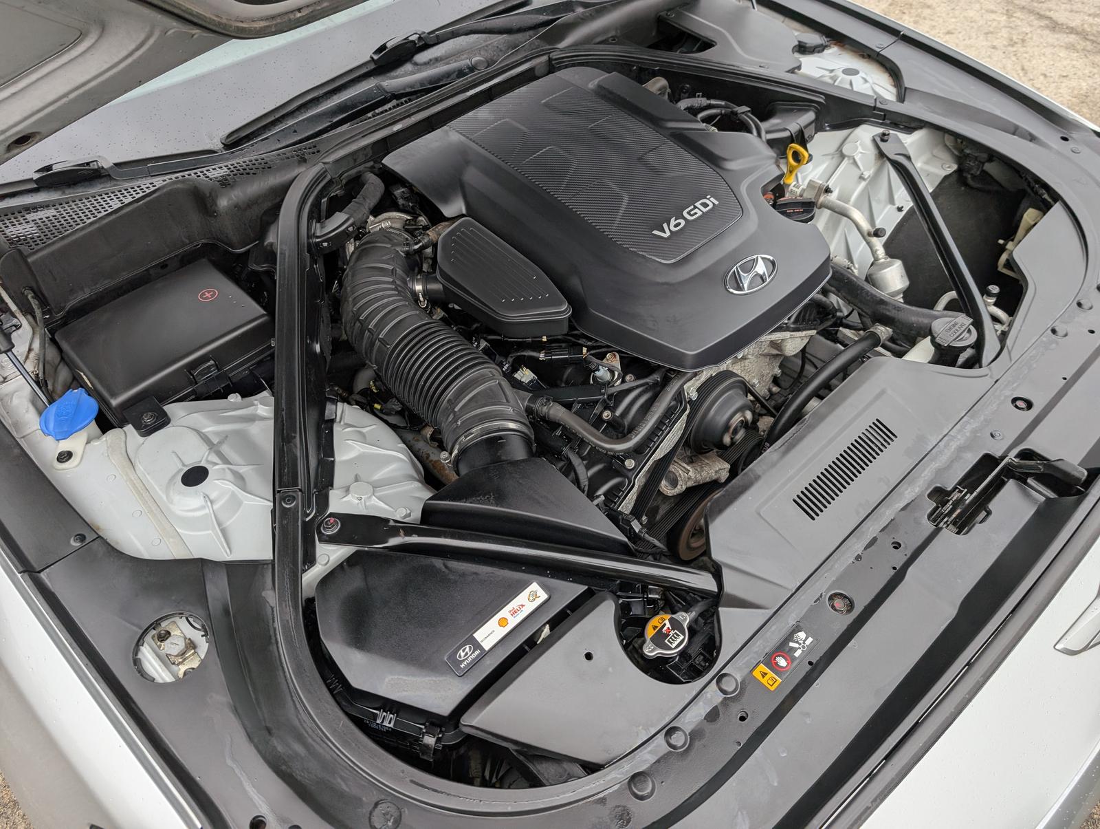 2016 Hyundai Genesis Base Silver — view 25