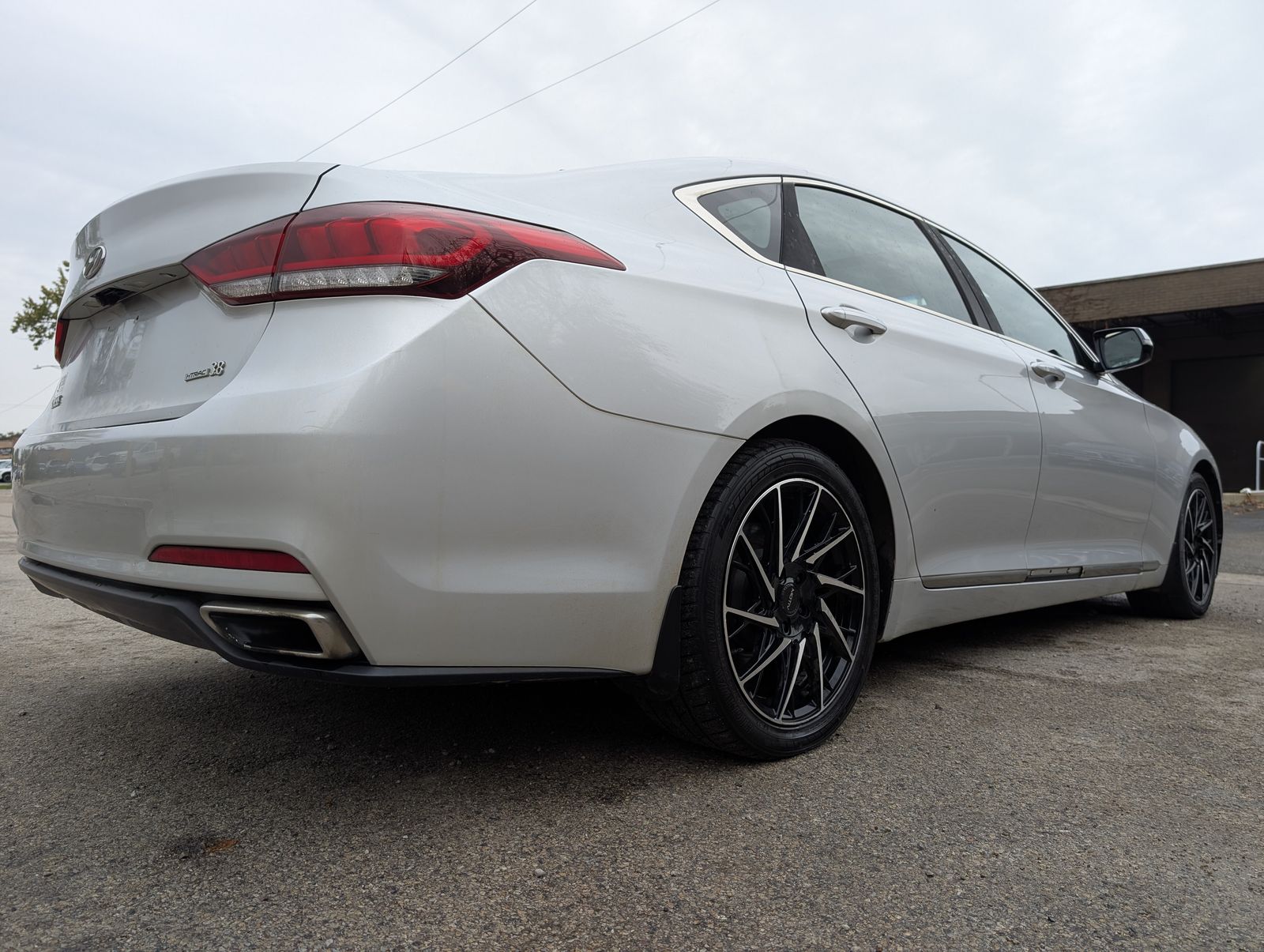 2016 Hyundai Genesis Base Silver — view 8
