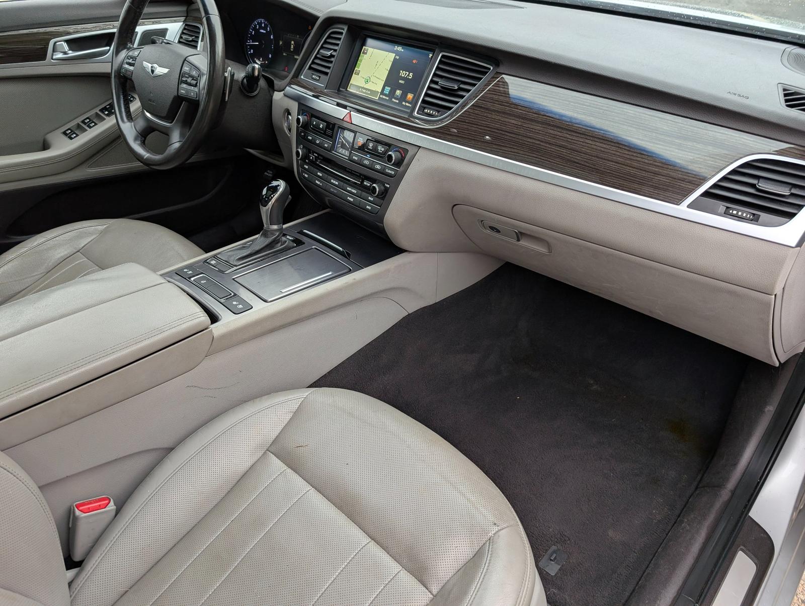 2016 Hyundai Genesis Base Silver — view 19