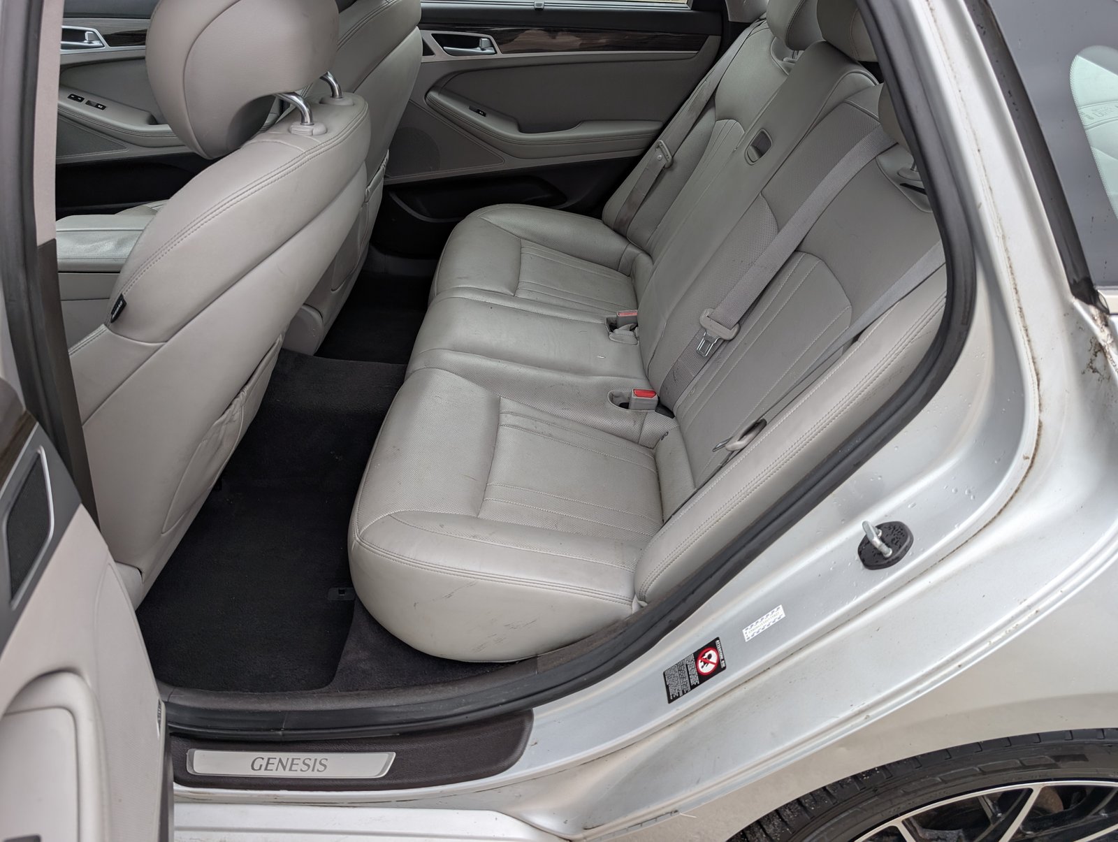 2016 Hyundai Genesis Base Silver — view 20