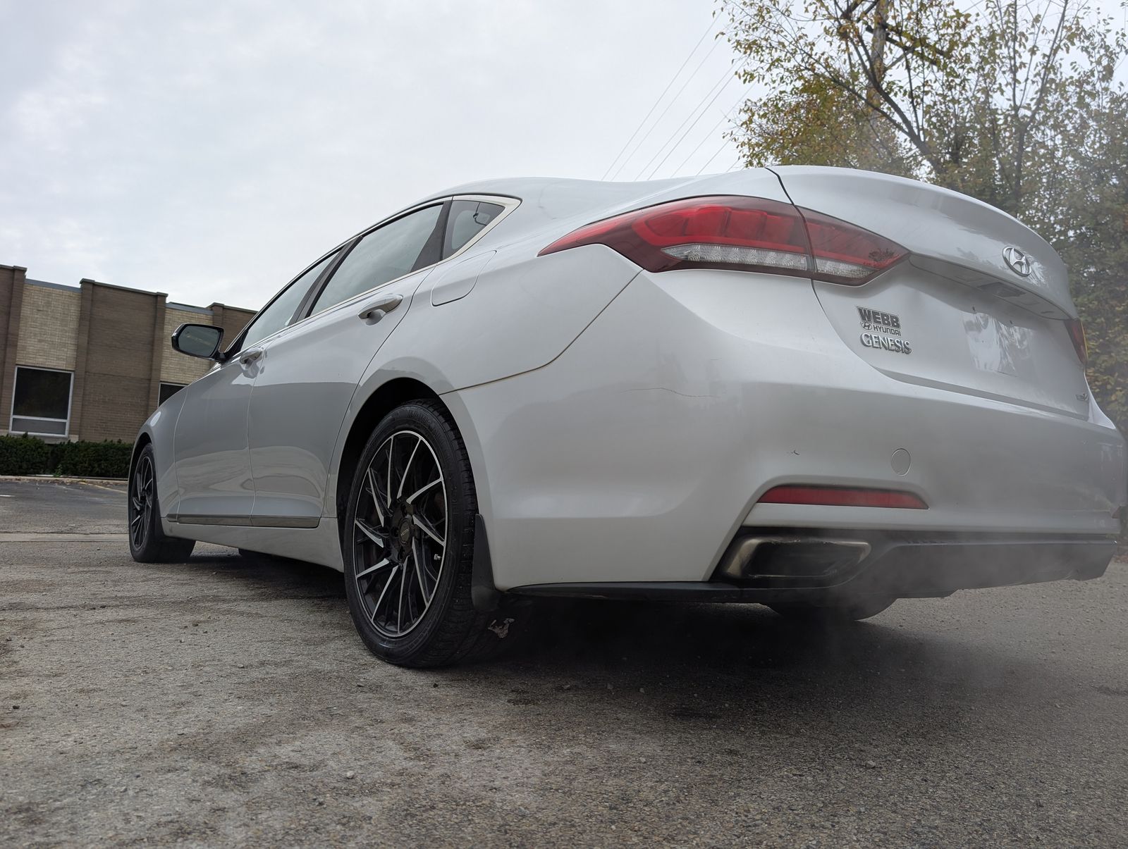 2016 Hyundai Genesis Base Silver — view 4