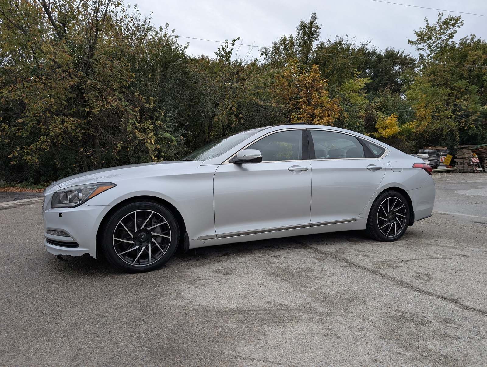 2016 Hyundai Genesis Base Silver — view 2