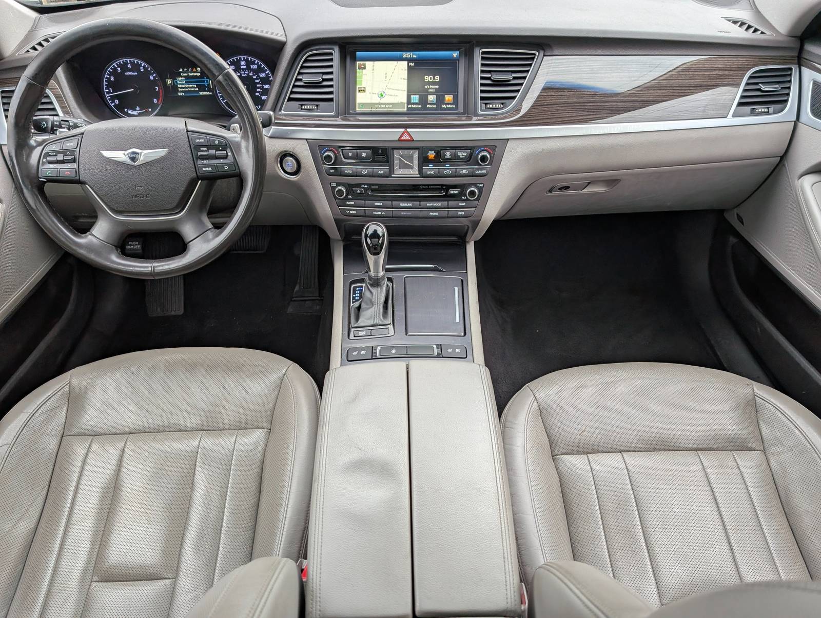 2016 Hyundai Genesis Base Silver — view 14