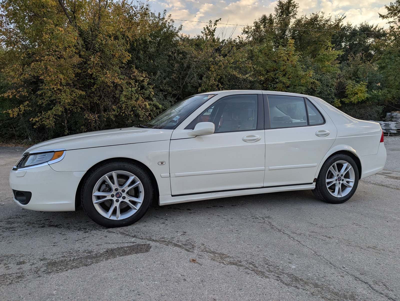 2006 Saab 9-5 Base White — view 2