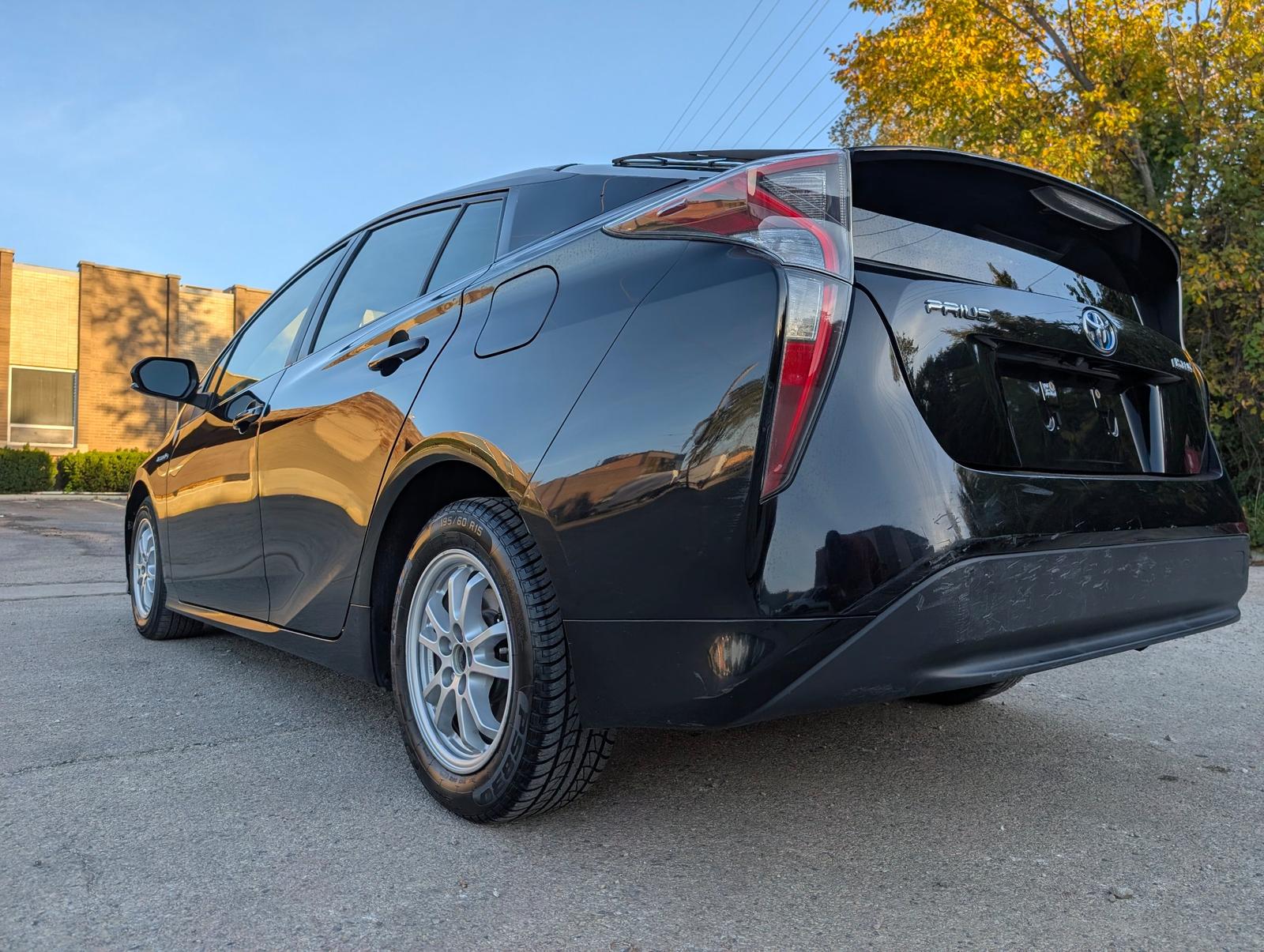 2016 Toyota Prius Two Eco Black — view 3