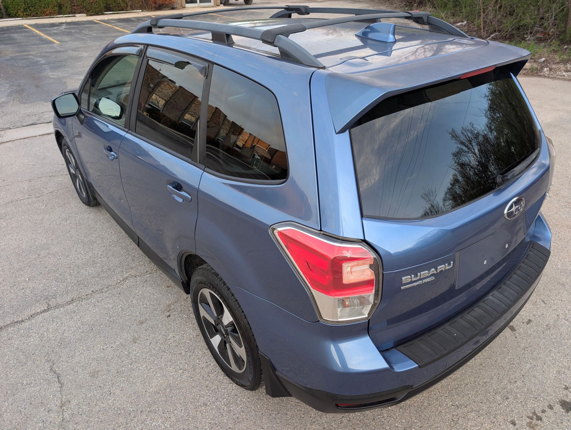 2017 Subaru Forester 2.5I Premium Blue — view 4
