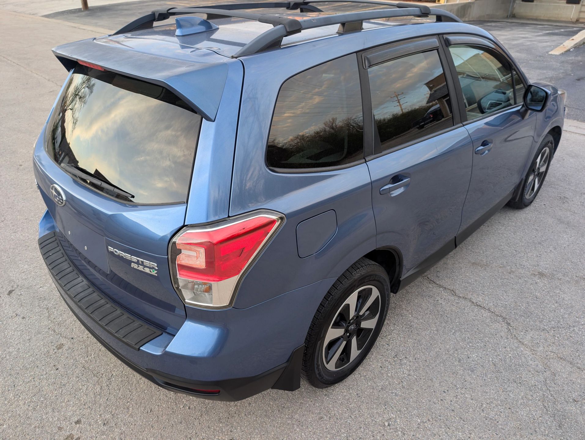 2017 Subaru Forester 2.5I Premium Blue — view 7
