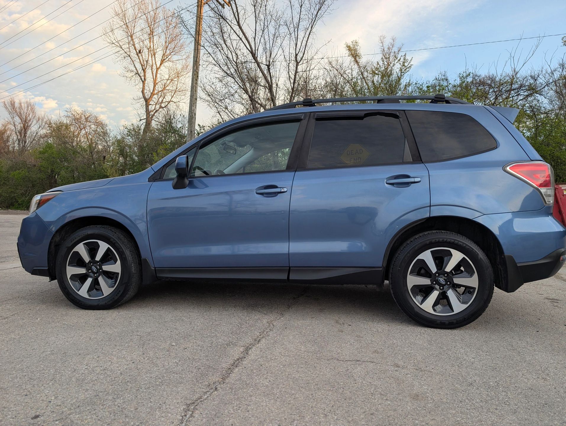 2017 Subaru Forester 2.5I Premium Blue — view 3