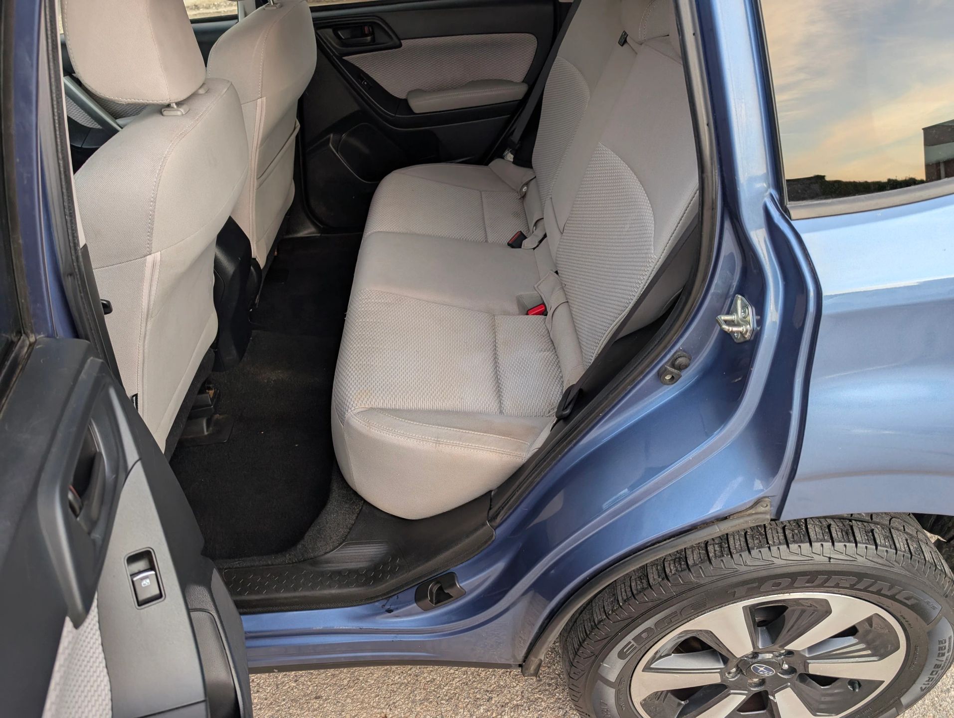 2017 Subaru Forester 2.5I Premium Blue — view 17