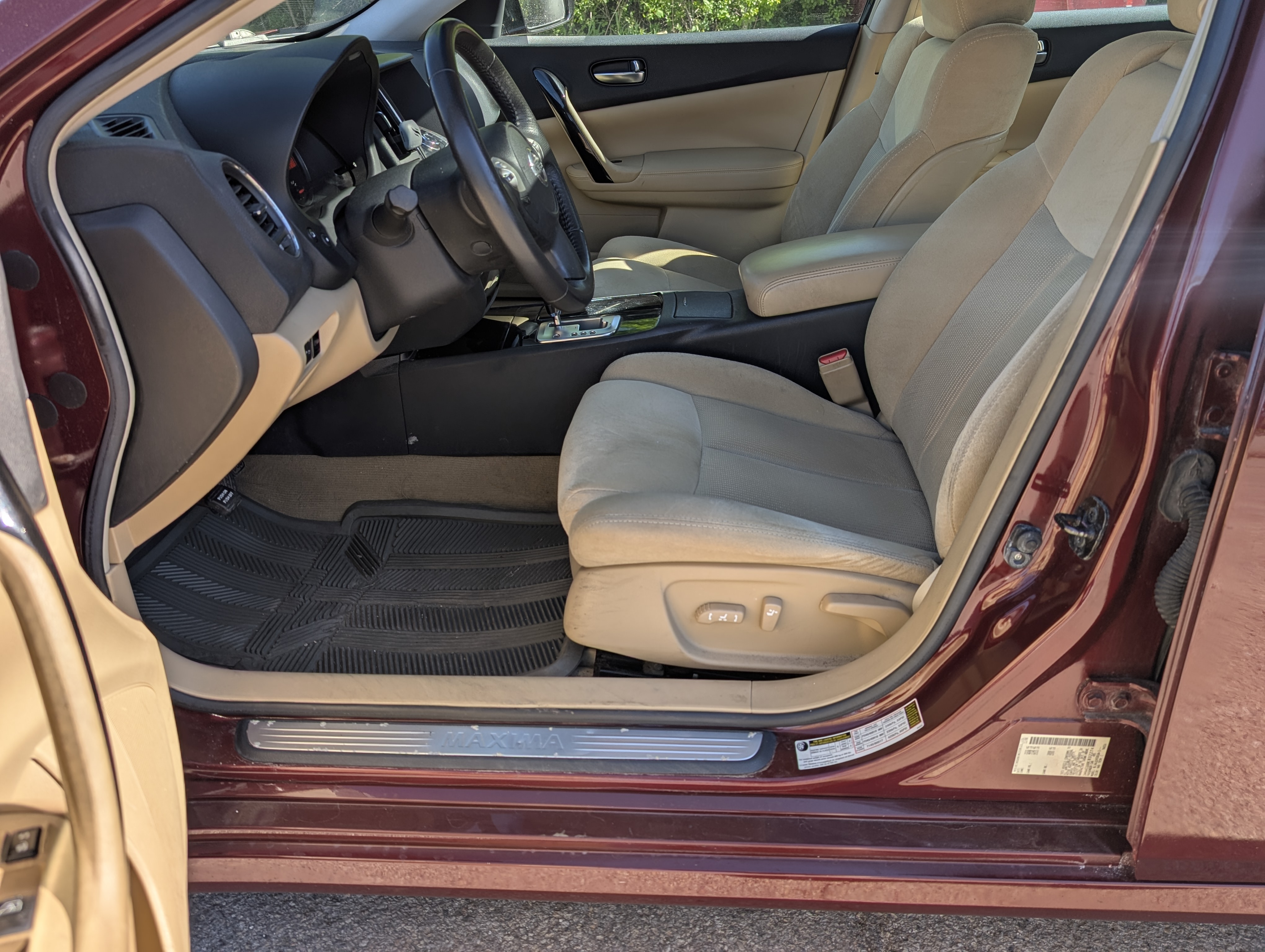 2009 Nissan Maxima  Burgundy — view 17
