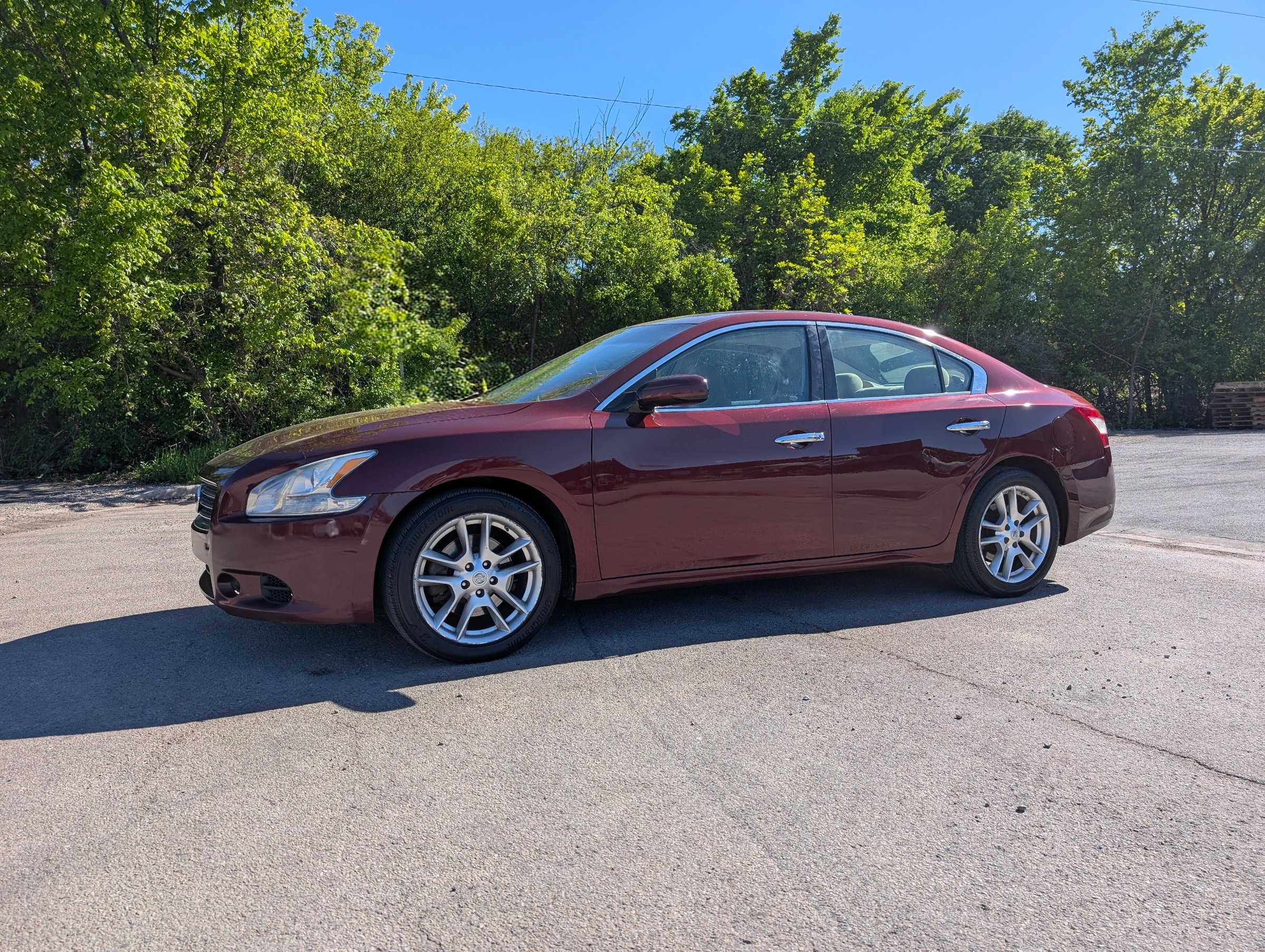 2009 Nissan Maxima  Burgundy — view 2