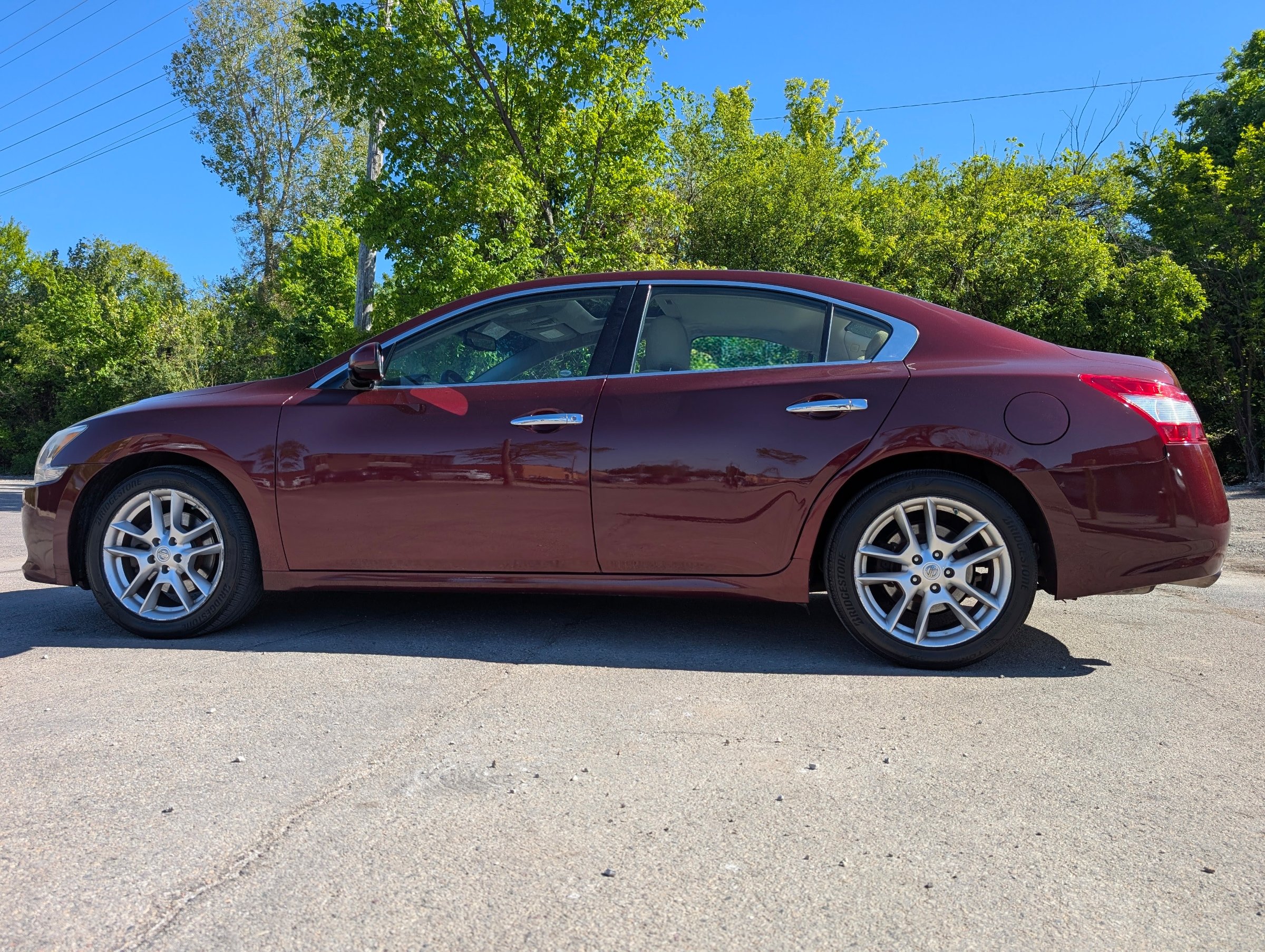 2009 Nissan Maxima  Burgundy — view 3