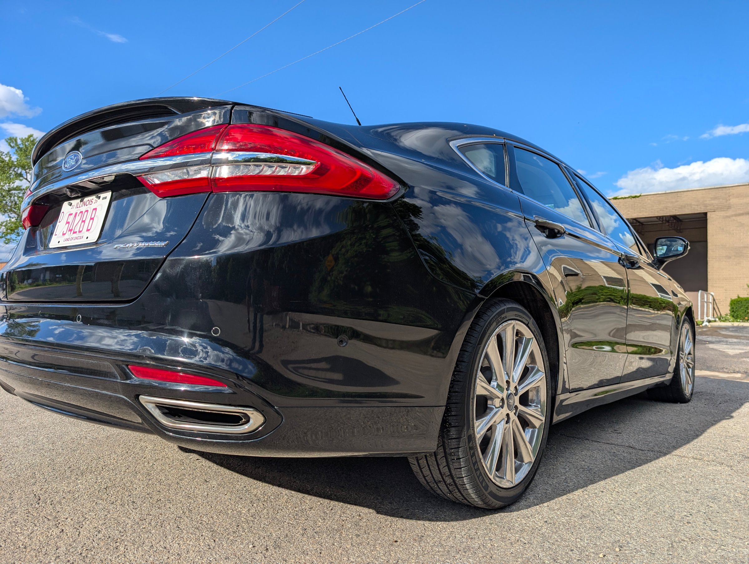 2017 Ford Fusion Platinum Black — view 9