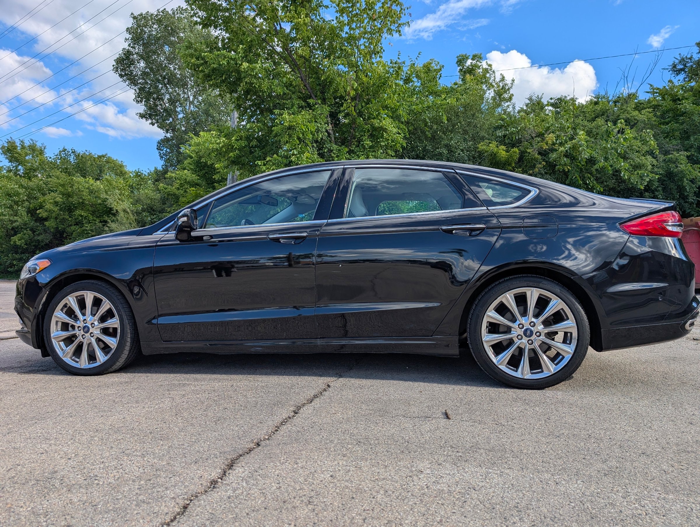 2017 Ford Fusion Platinum Black — view 4