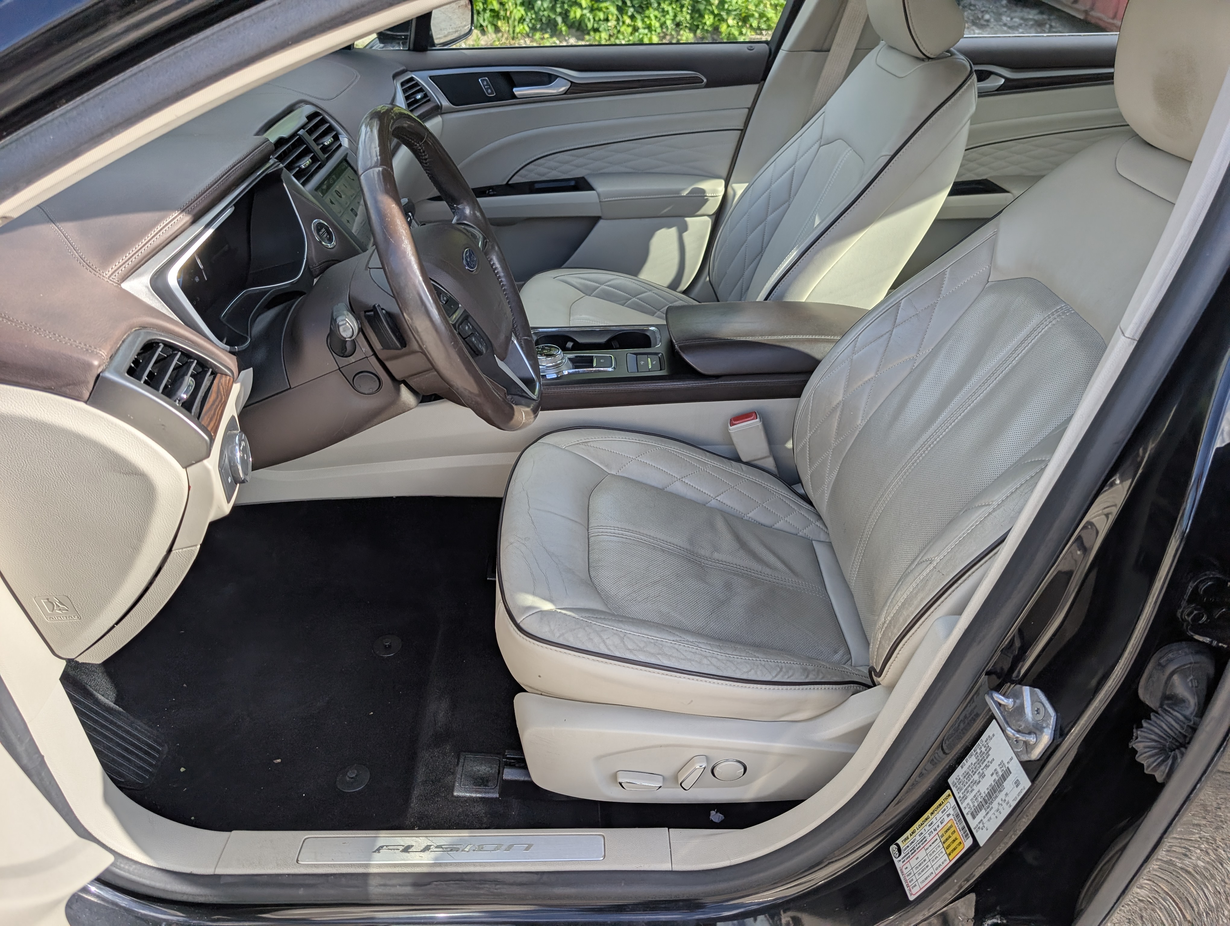 2017 Ford Fusion Platinum Black — view 16