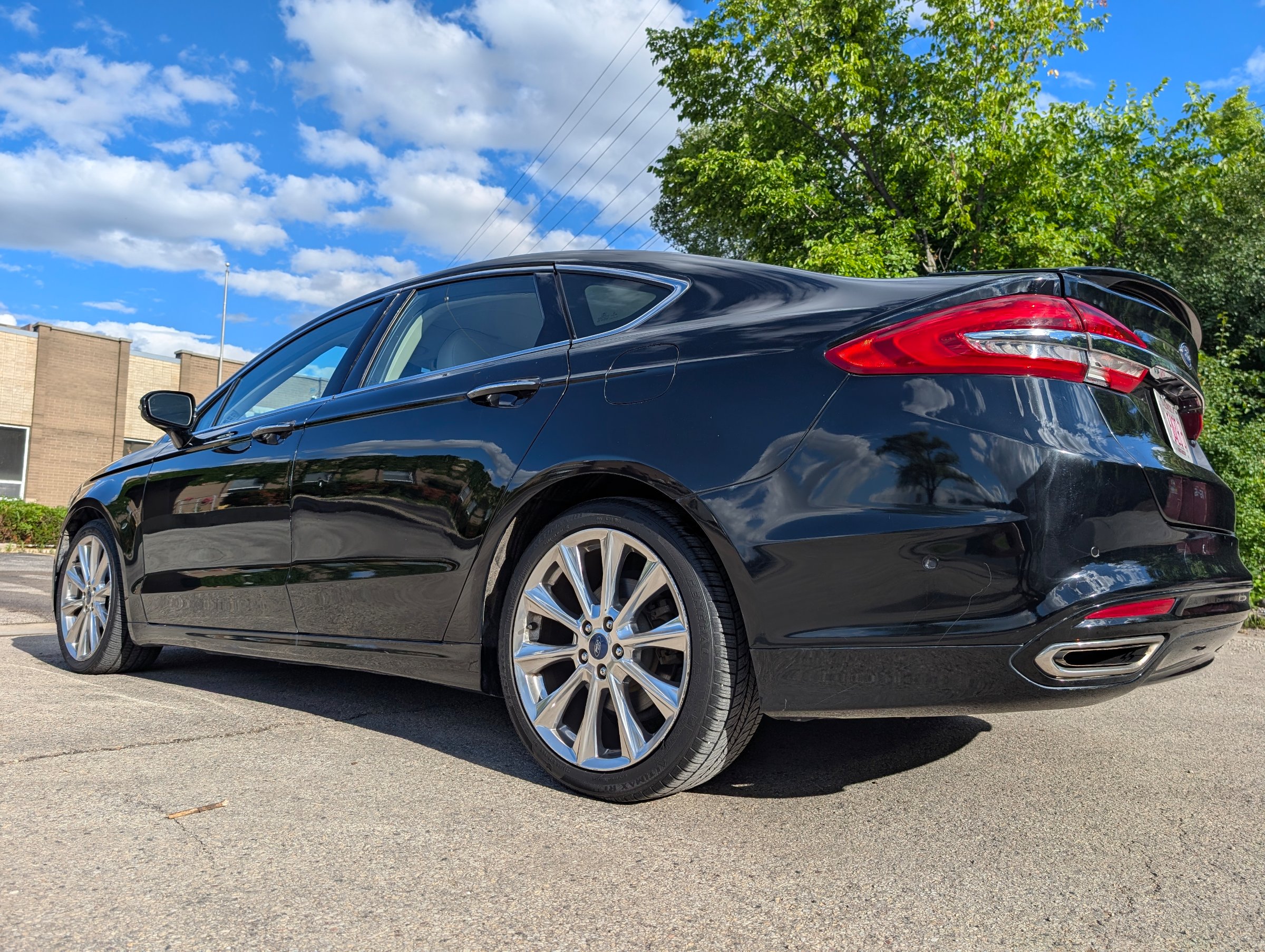 2017 Ford Fusion Platinum Black — view 5
