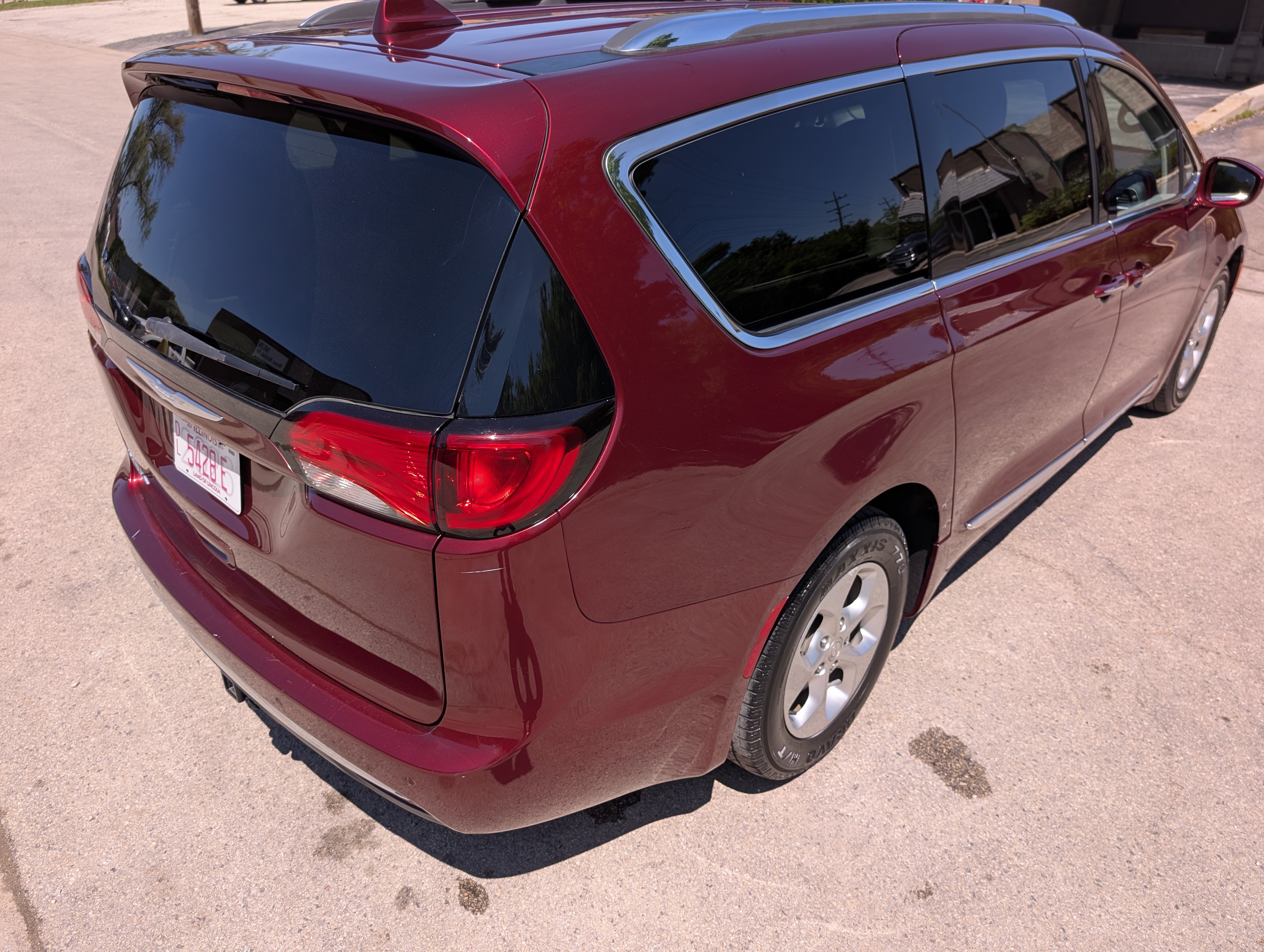 2017 Ford Fusion Platinum Black — view 44