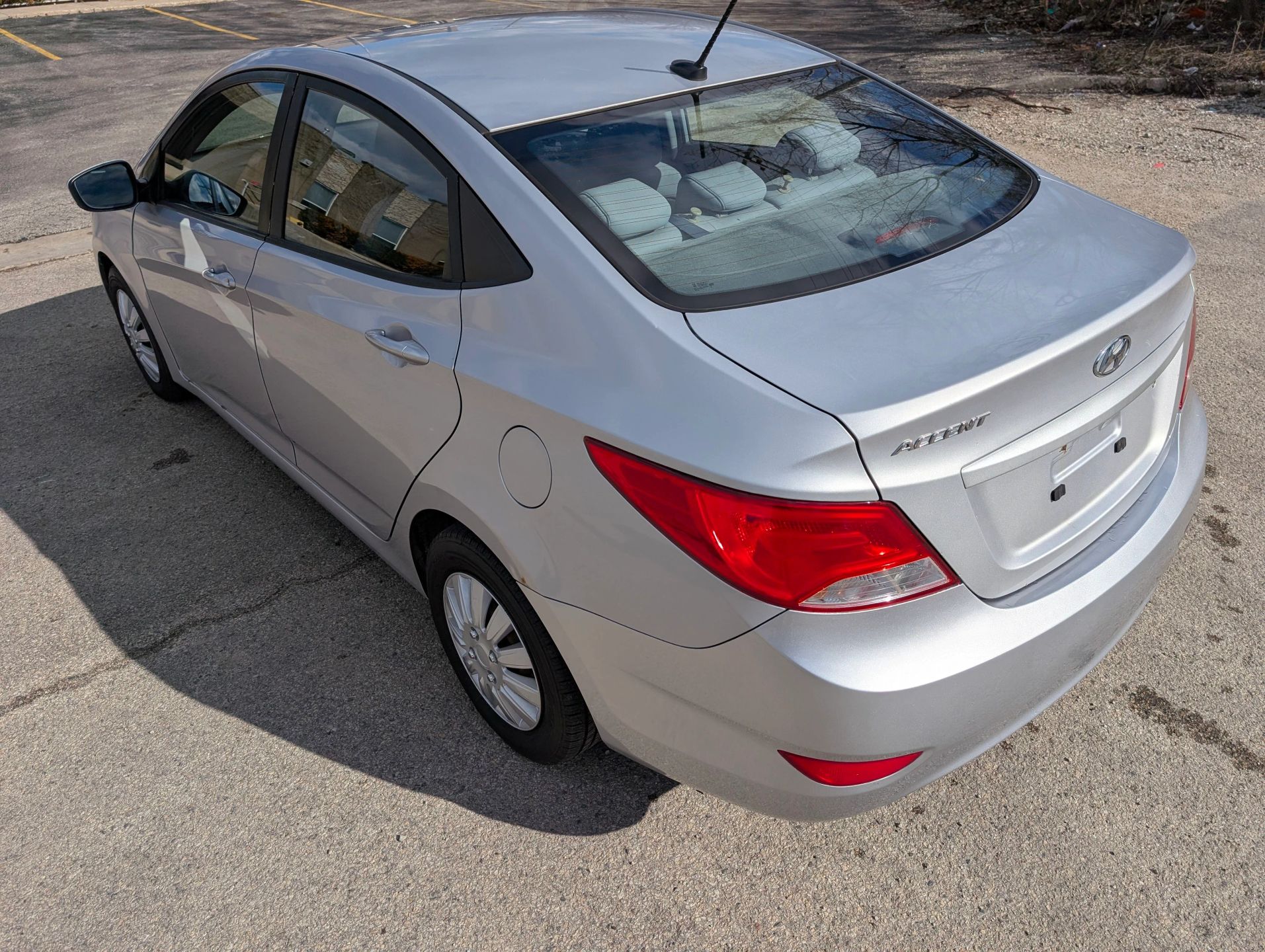 2017 Hyundai Accent SE Silver — view 5