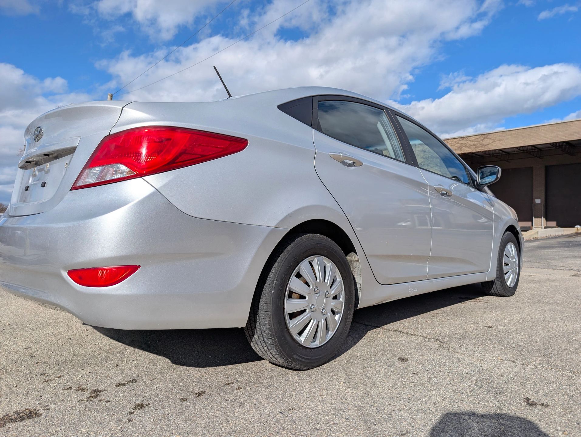 2017 Hyundai Accent SE Silver — view 8