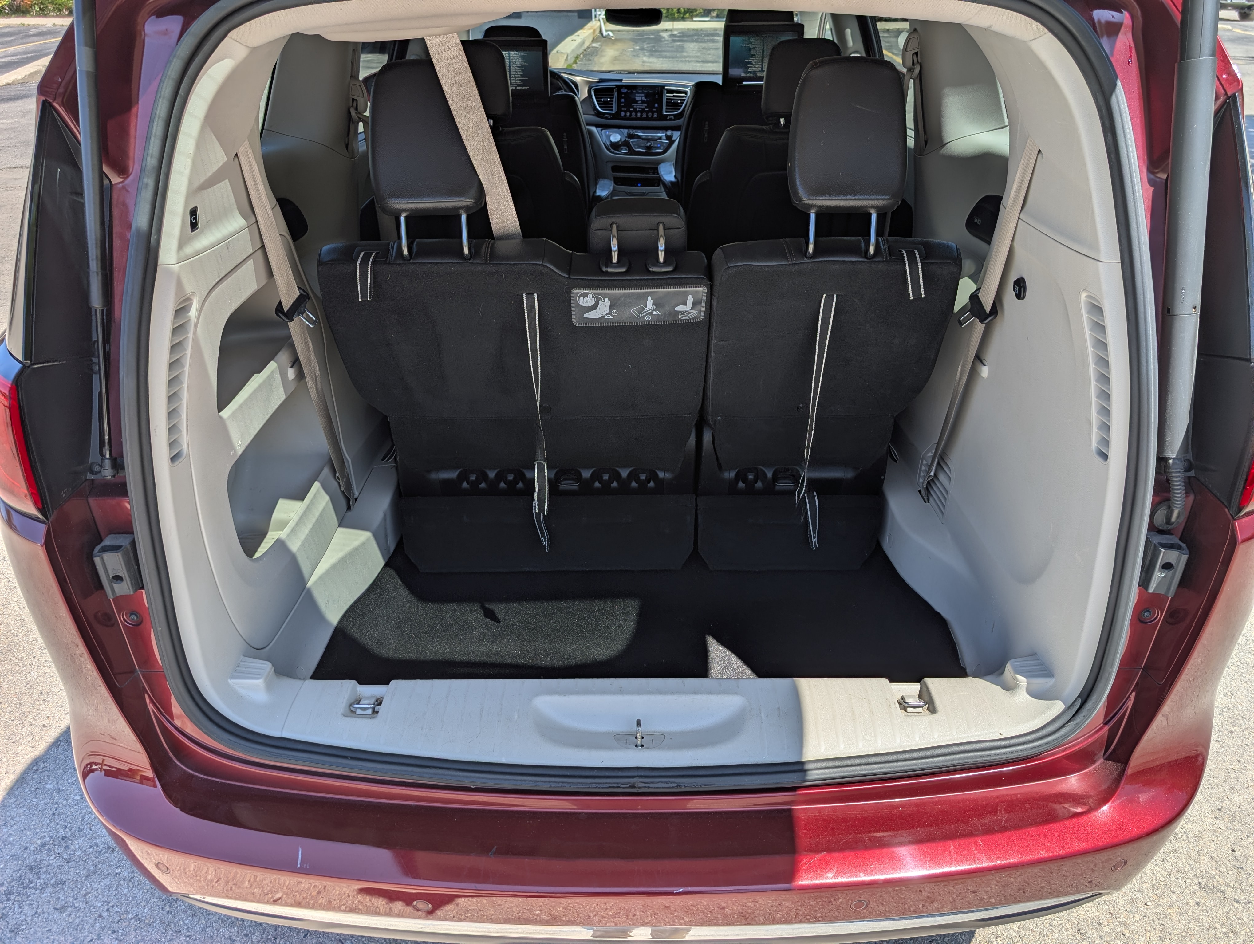 2017 Chrysler Pacifica Touring L Plus Red — view 27