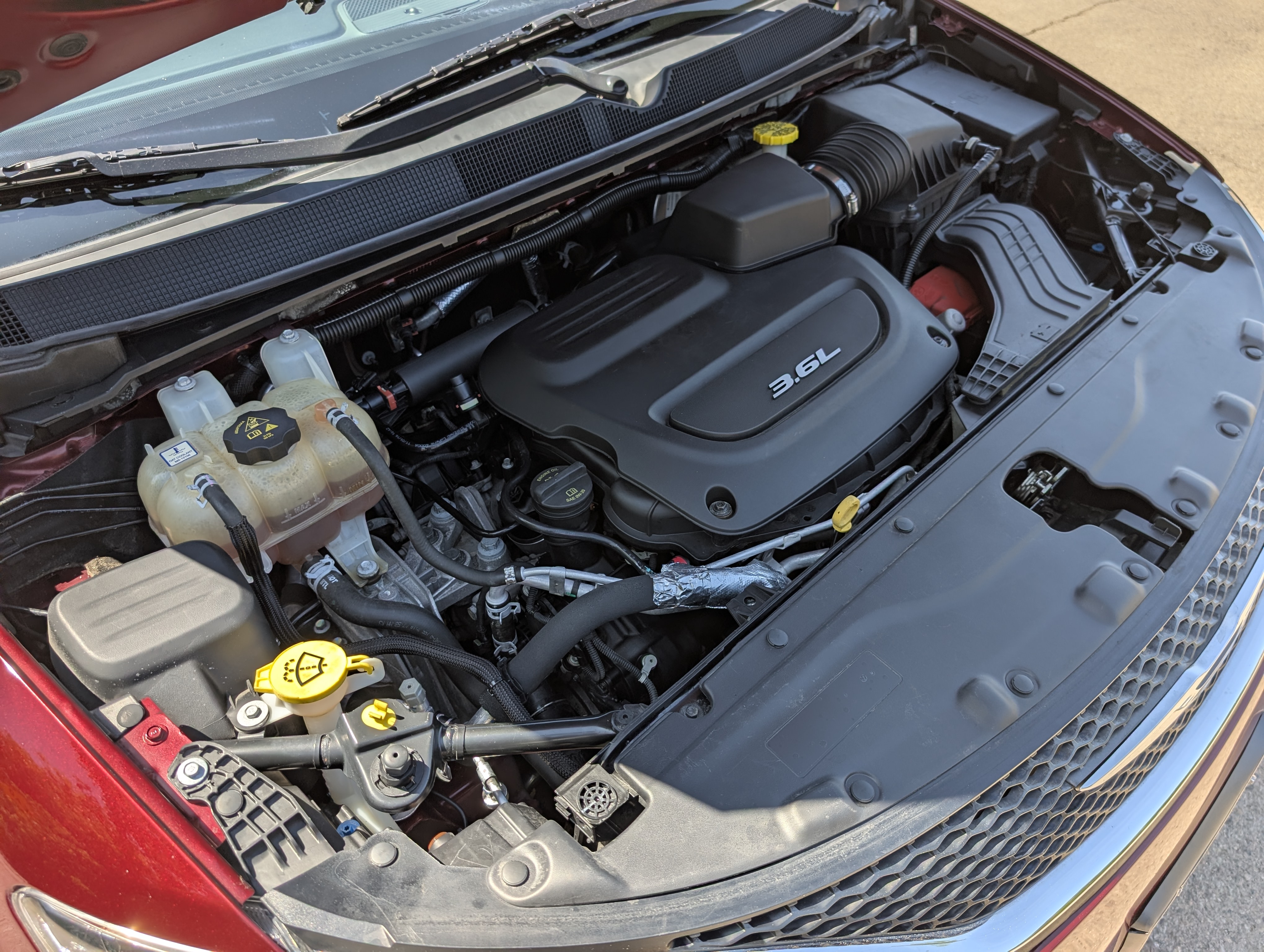2017 Chrysler Pacifica Touring L Plus Red — view 32