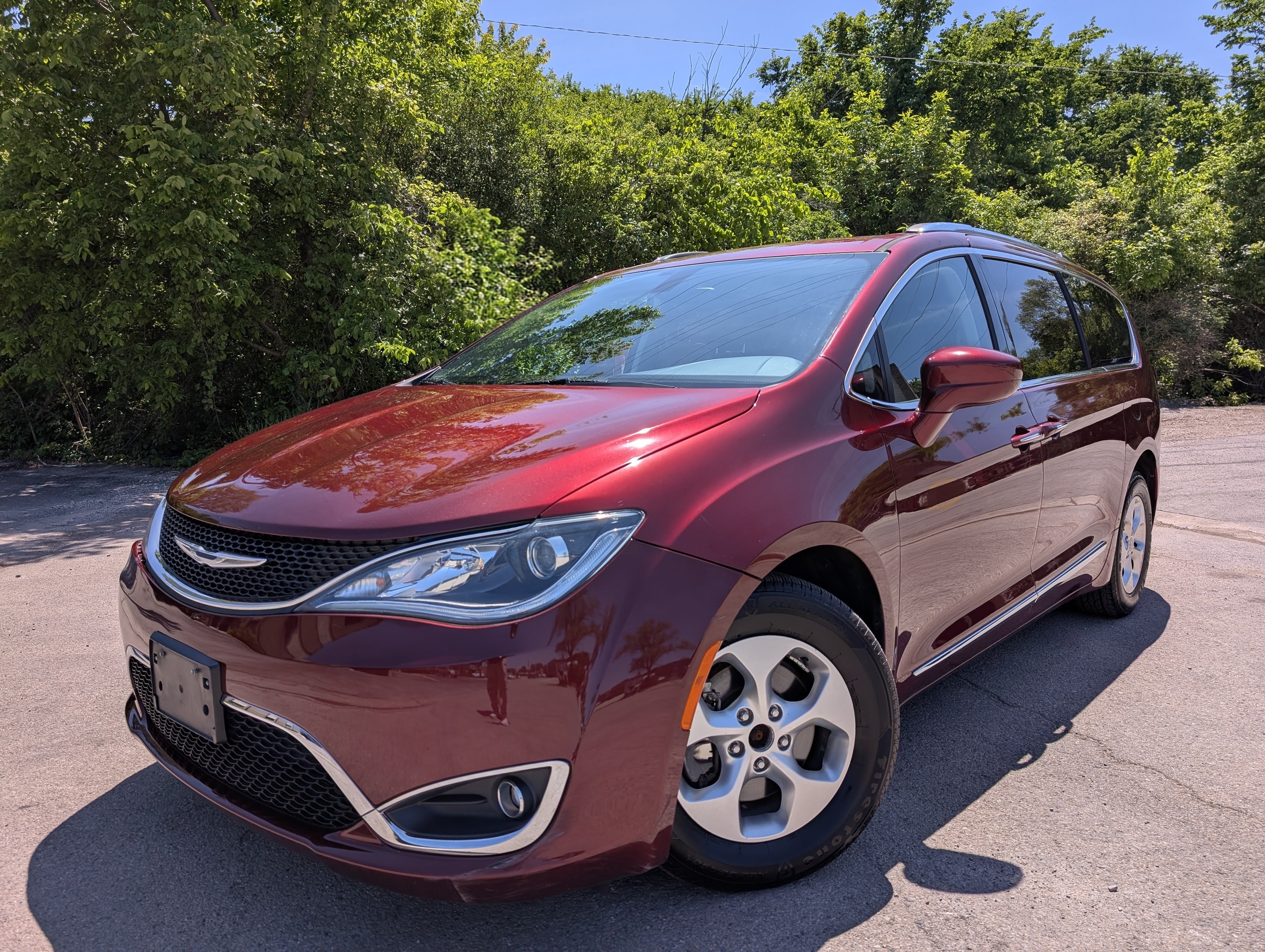 2017 Chrysler Pacifica Touring L Plus Red — view 37