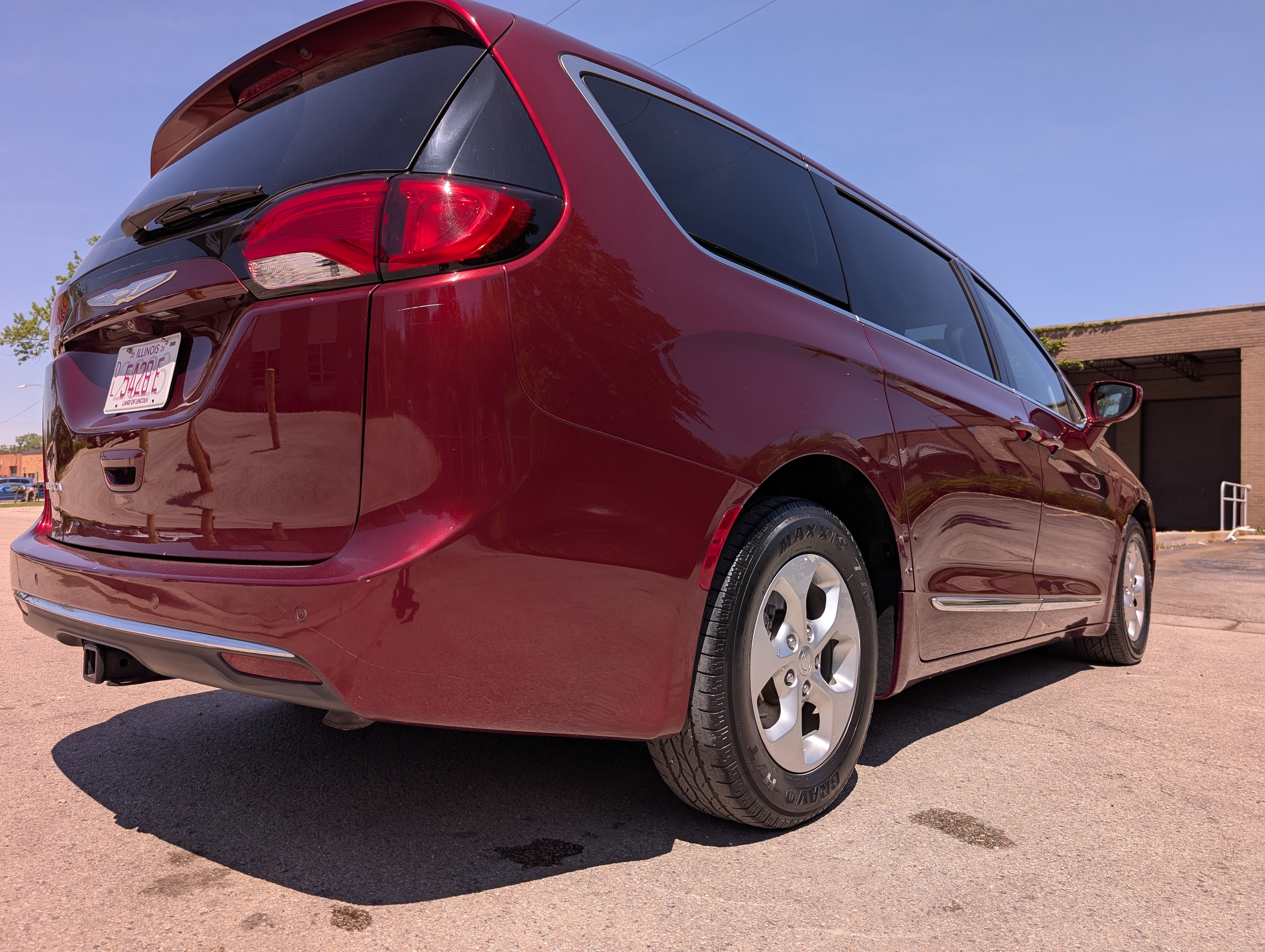 2017 Chrysler Pacifica Touring L Plus Red — view 8