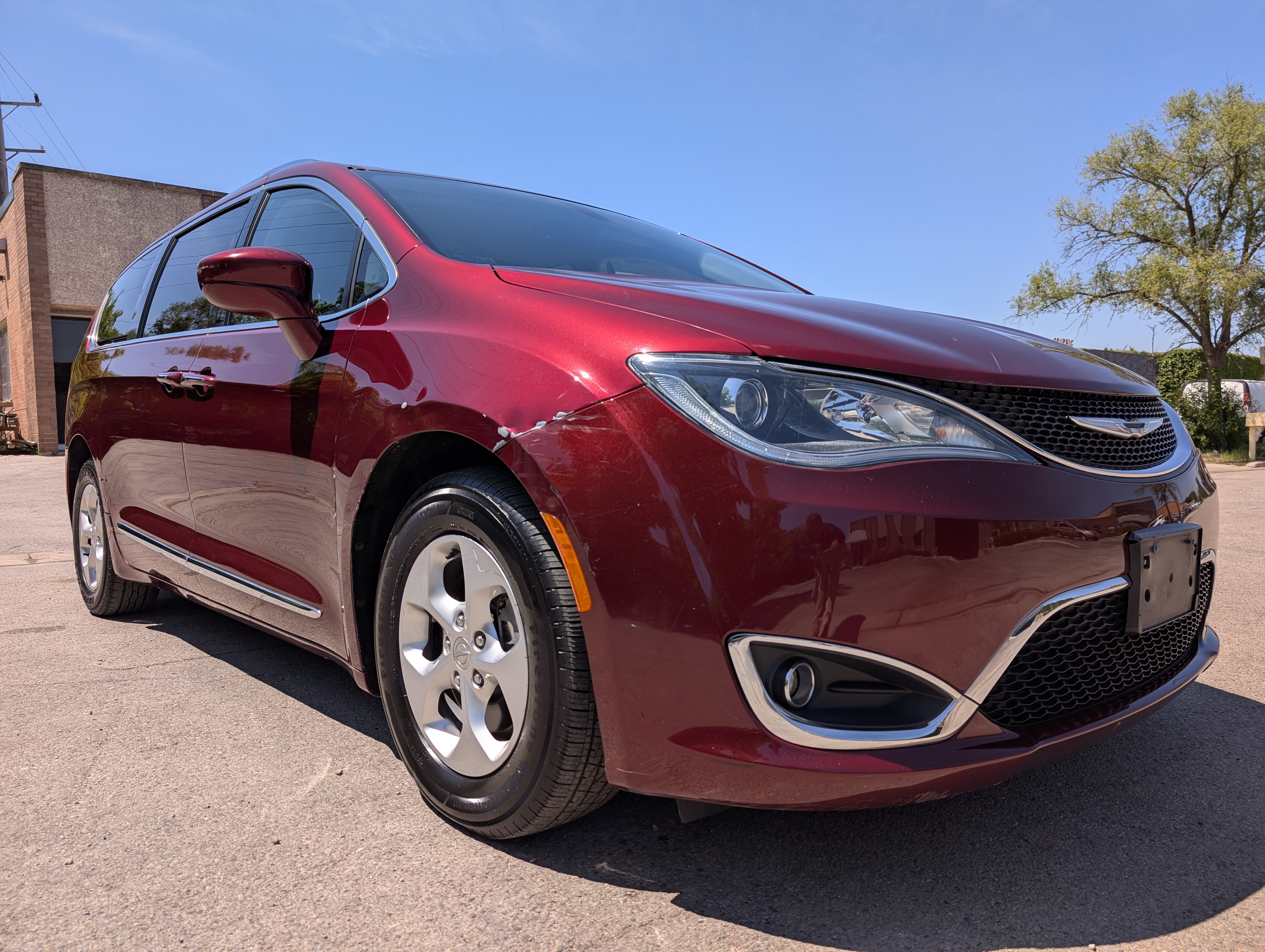 2017 Chrysler Pacifica Touring L Plus Red — view 11